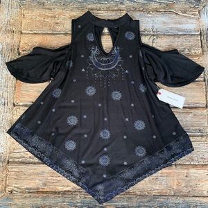 Black Blouse with Mehndi Flower pattern.